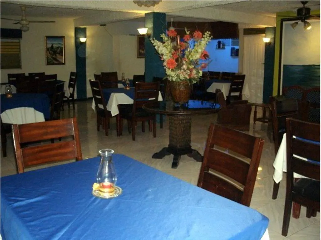Chic Hotel Montecristi San Fernando de Monte Cristi 2*,